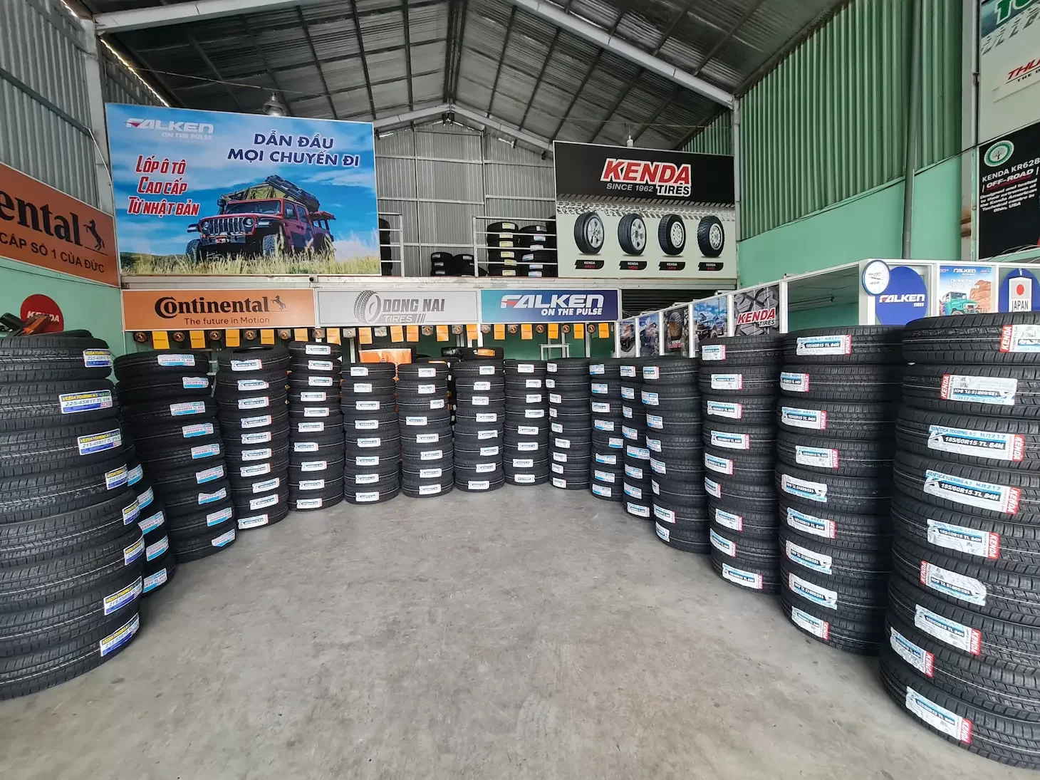 Nhập khẩu lốp xe từ Thái Lan